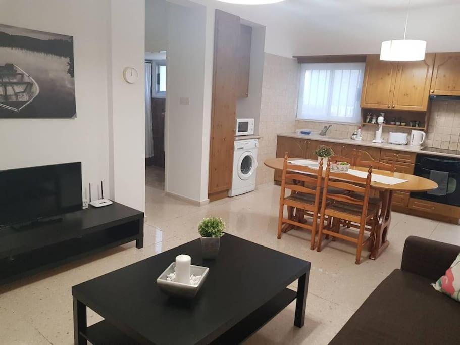 Ferienwohnung Dalia 9 Paphos Exterior foto